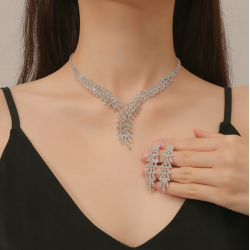 Women's Silver Fashion Wedding Jewelry Luxury Crystal Pearl Necklace/Earrings Ladies Jewelry Sets for Bridal