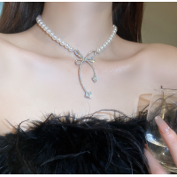 New White Pearl Butterfly Necklace Ladies Exquisite Clavicle Chain Necklace Jewelry for Ladies Gift