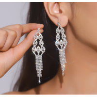 Sparkling Silver Women's Cubic Zirconia Stud Earrings Gorgeous Female Wedding Party Fashion Ear Piercing Accessories New Jewelry