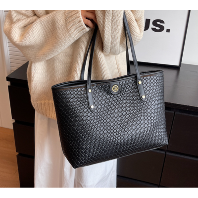 New Black Fashion Casual Lingge Embroidered Scarf One Shoulder Small Square Bag Shoulder Strap Letter Printing Cross Body Women's Bag