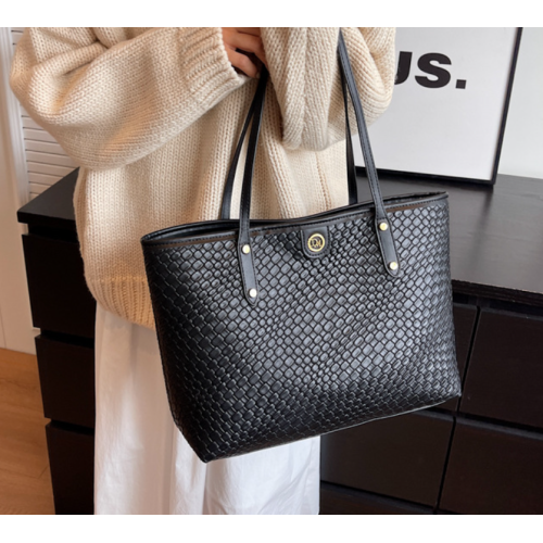 New Black Fashion Casual Lingge Embroidered Scarf One Shoulder Small Square Bag Shoulder Strap Letter Printing Cross Body Women's Bag - 794677172071