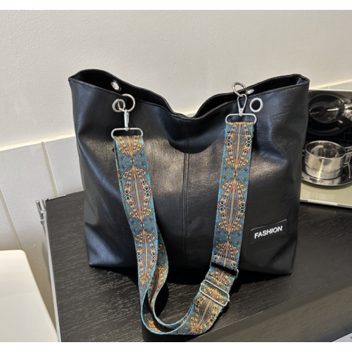 New Black Fashion Casual Lingge Shoulder Small Square Bag Shoulder Strap Letter Printing Cross Body Women's Bag - 794677172077
