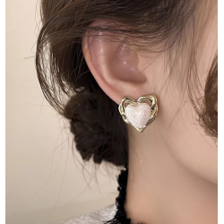 Imitation Heart Pearl Stud Earrings for Women Round Wedding Party Ear Jewelry Wholesale Imitation Heart Pearl Stud Earrings for Women Round Wedding Party Ear Jewelry Wholesale